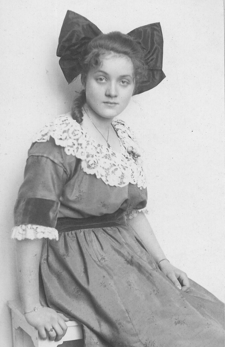 This 1918 photo shows a slightly pudgy, teenage Dietrich before she started carefully controlling her image.