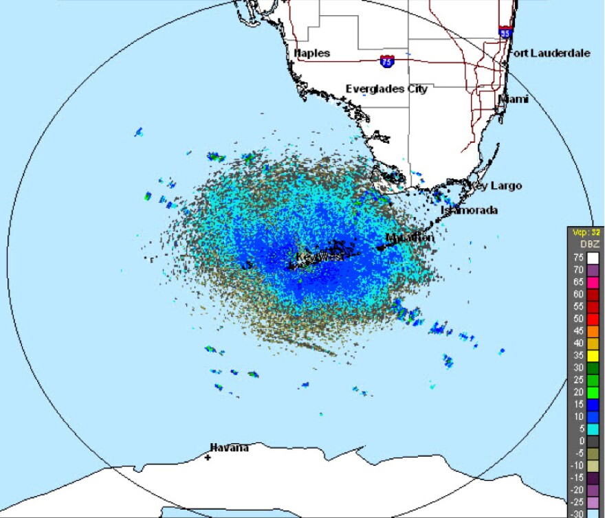 This radar map shows northern and southern bird migrations near Cuba on April 18, 2012. Birds moving north are highlighted in blue.