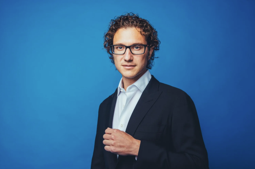 Composer, conductor, and Curtis alum Teddy Abrams