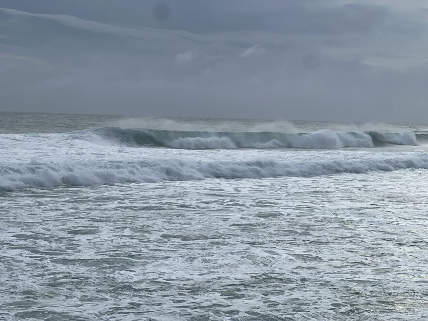 High surf seen at Oʻahu's Point Panic on Monday, Sept. 7, 2026.