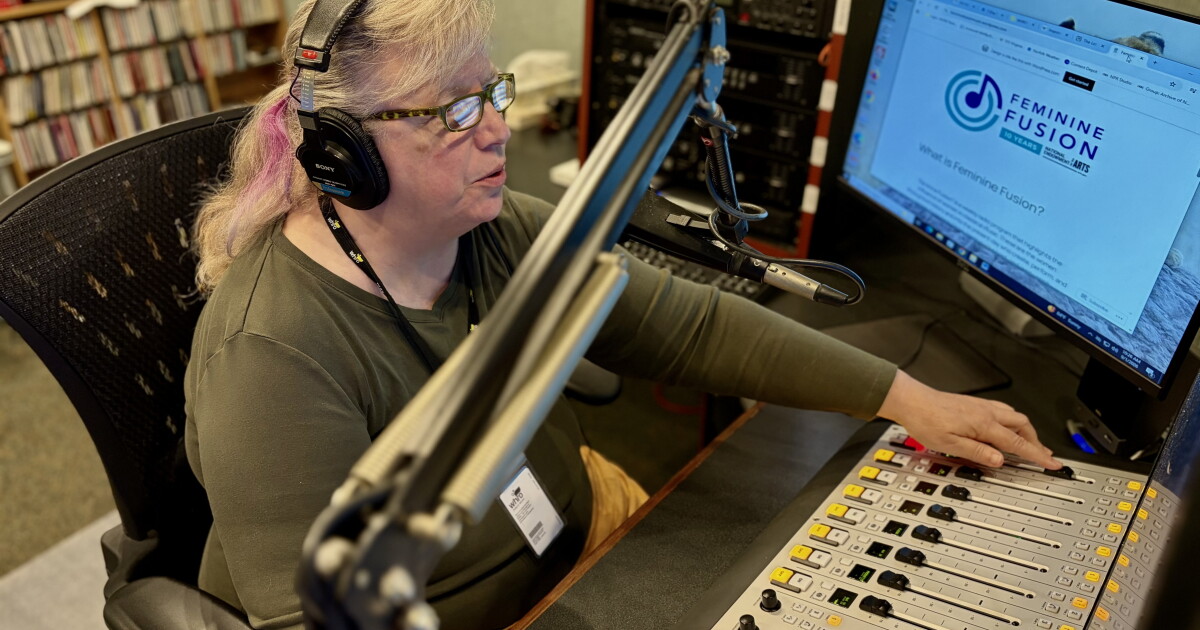 WHRO classical host debuts award-winning show on female musicians in Hampton Roads