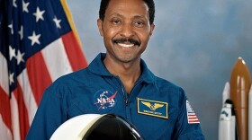 Scott has logged a total of 24 days, 14 hours and 34 minutes in space, including 3 spacewalks totaling 19 hours and 26 minutes.