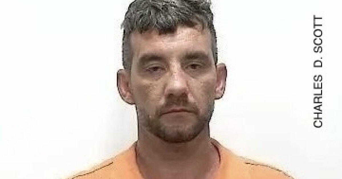 Man arrested on outstanding warrant and possessing burglary tools | WSIU