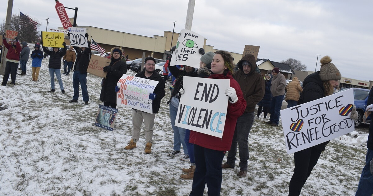 Bloomington protest calls for end to violence after ICE agent shooting ...