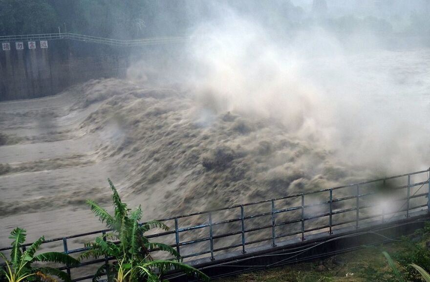 Waters churned in the Jhihtan Dam in Xindian district, New Taipei City, as Typhoon Megi hit eastern Taiwan.