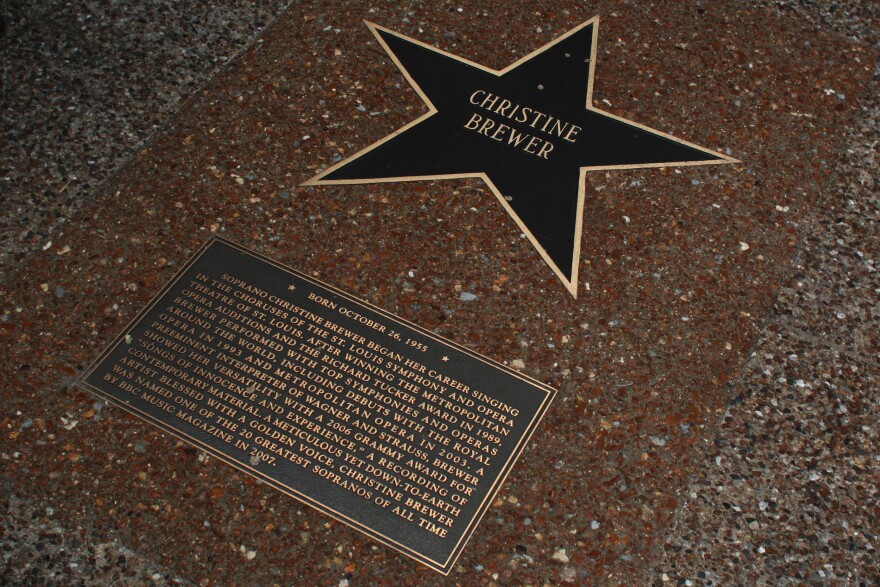 Brewer's plaque joins stars for Tina Turner, Miles Davis, Bob Costas and more notable St. Louisans.