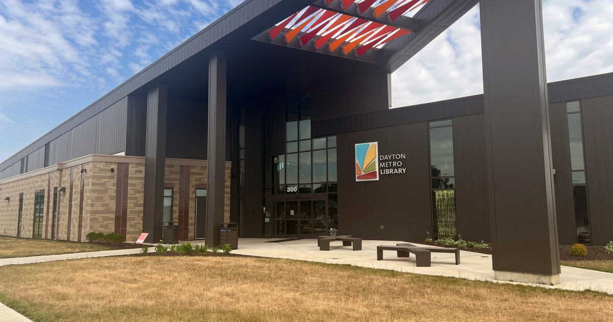 Dayton Library Dayton Metro Library executive director explains new flag policy | WYSO