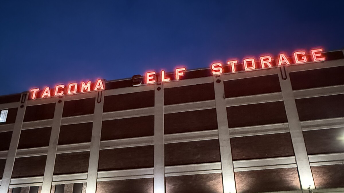Are Santa's elves stored along I-5 in Tacoma?