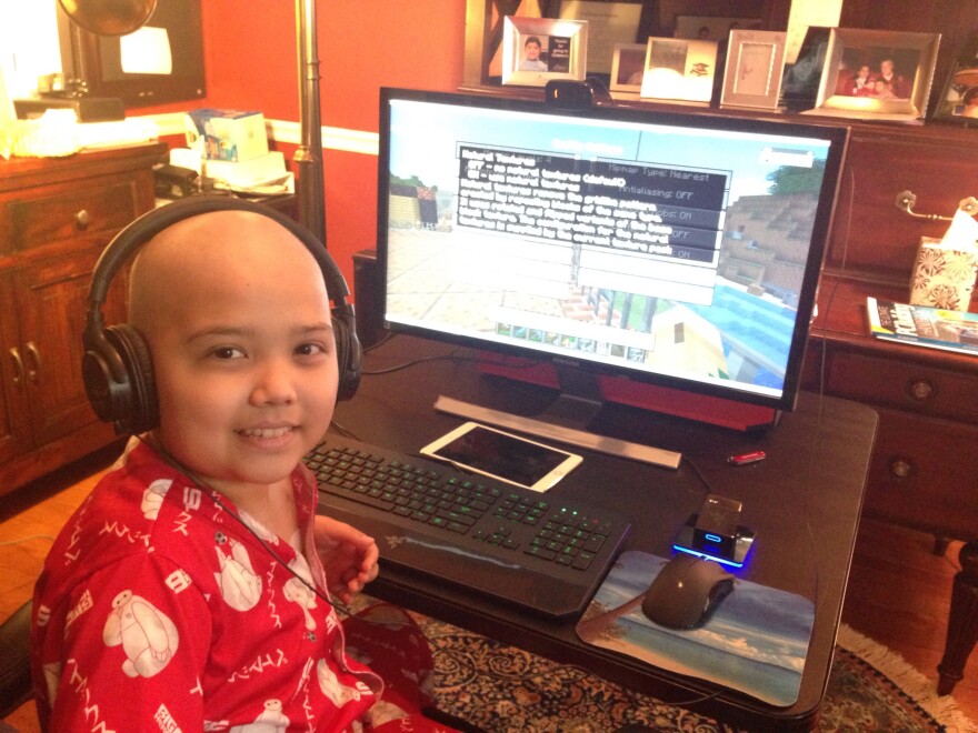 jude_at_home_with_computer_2015.jpg