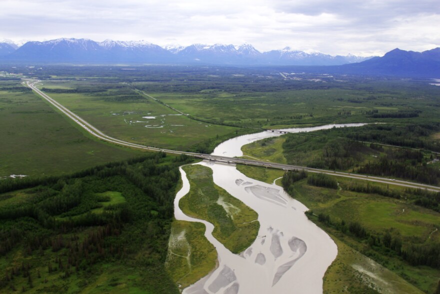 Knik River Bridge, Glenn Highway (Emily Russell/Alaska Public Media)