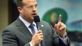  Former Florida Sen. Frank Artiles is accused of using a third-party candidate to “confuse voters and siphon votes” from former Sen. Javier Jose Rodriguez.