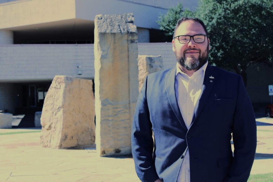 A portrait of Gabe Rivas.