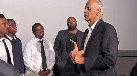 Stedman Graham talking to teenage boys