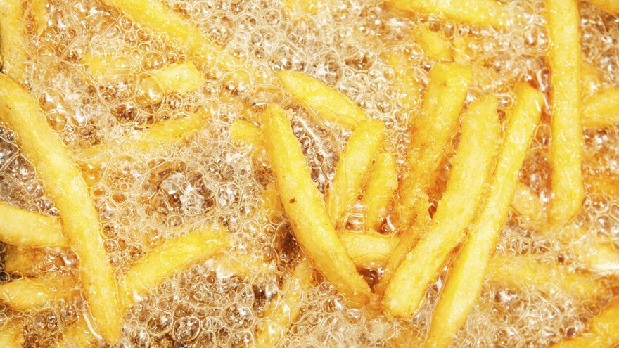 Texas' agricultural commissioner wants to do away with a decade-old ban on deep fryers and soda machines in schools.
