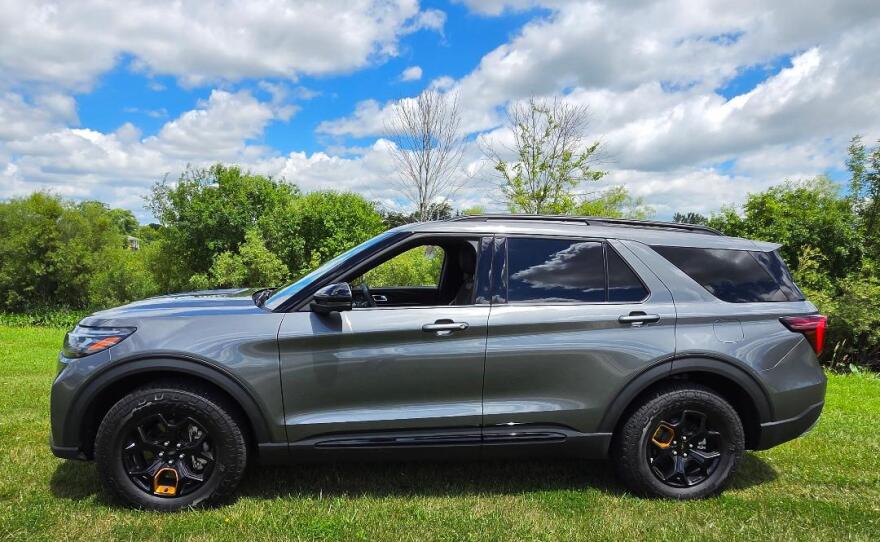 2026 Ford Explorer Tremor 4x4 profile