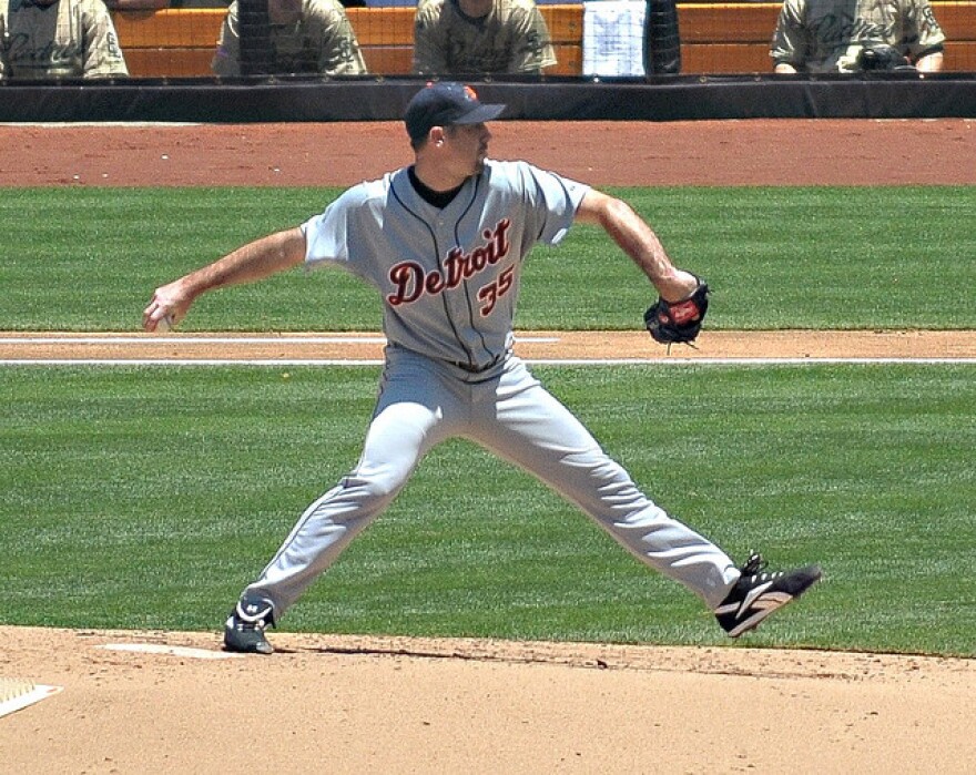 Detroit Tigers pitcher Justin Verlander delivering a pitch.