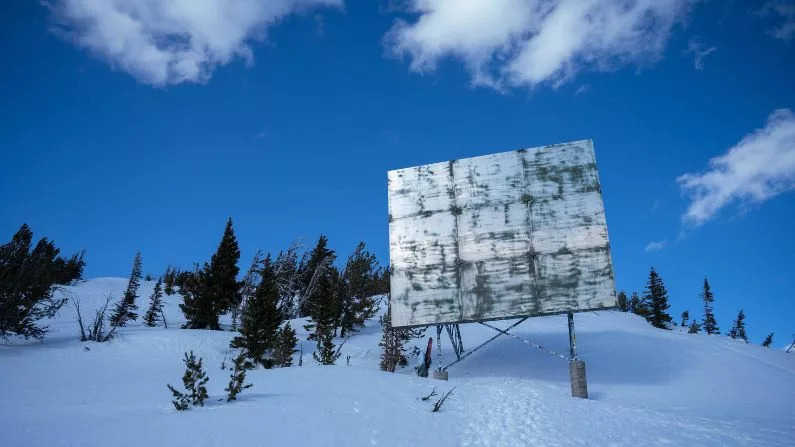 'The shrine of the pass': Backcountry skiers say farewell to Mount Glory billboard in Wyoming - Vimarsana News