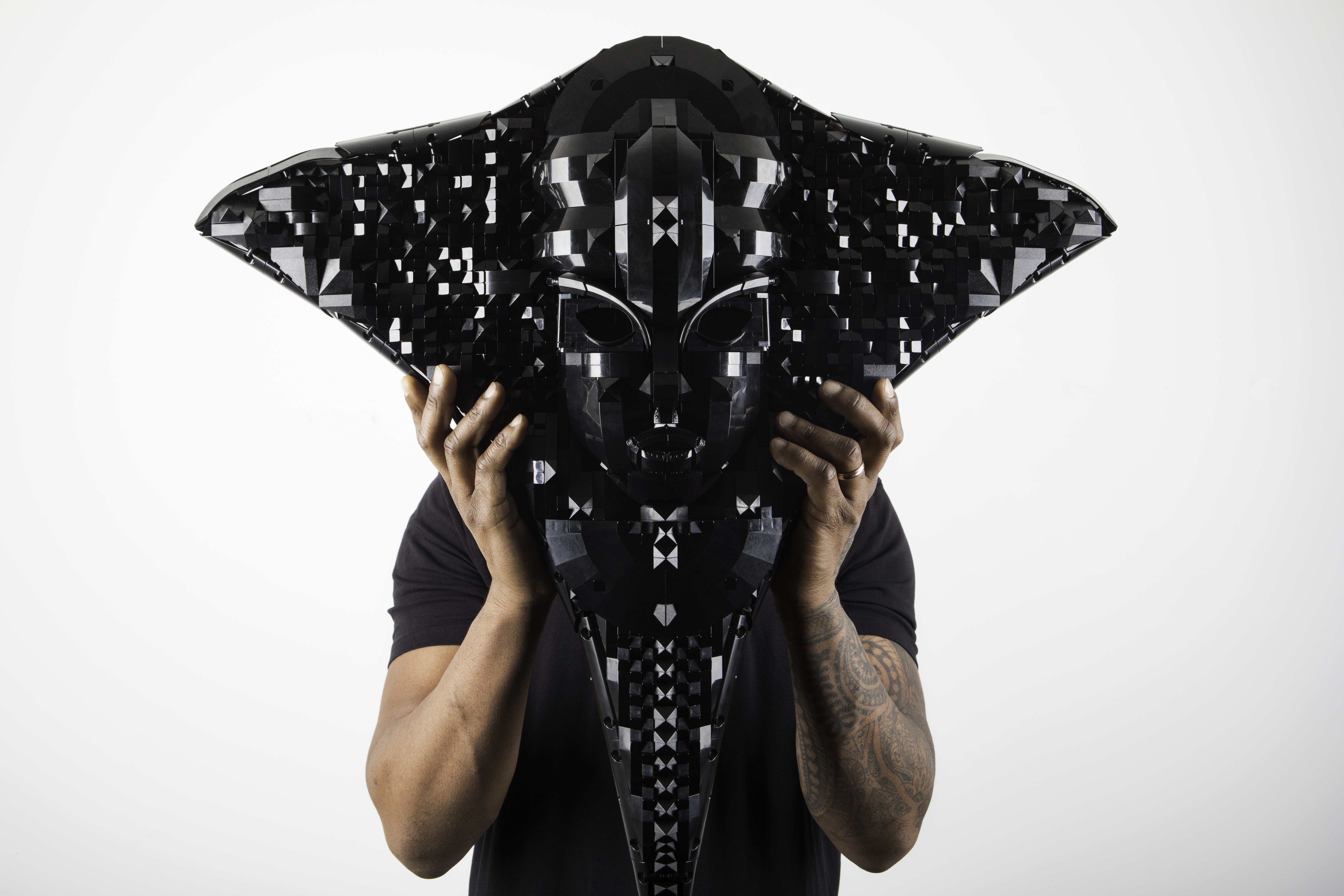 彫刻・オブジェ ak Afrofuturist Lego sculptor Ekow Nimako heads to UW | Wyoming