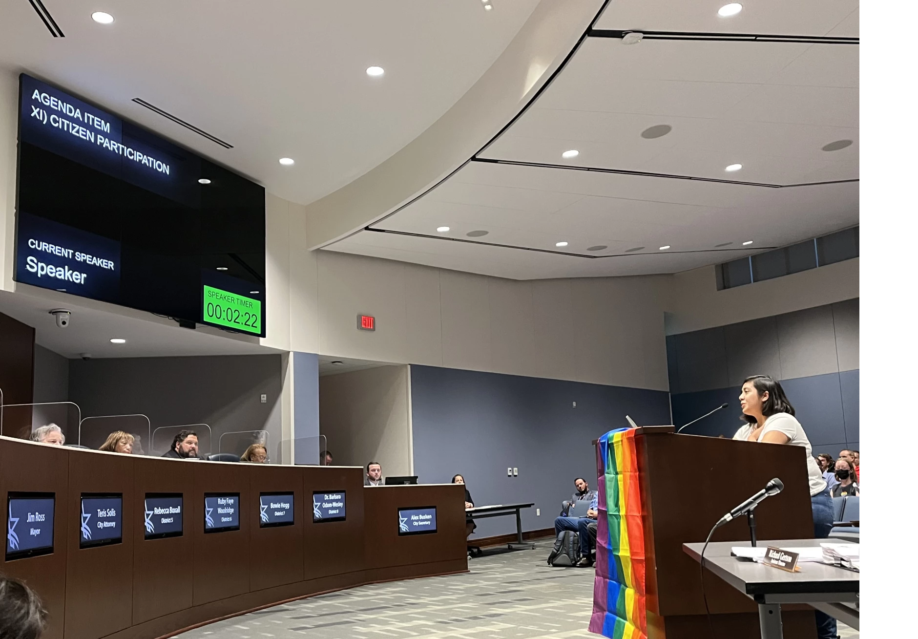 Ten Arlington pastors told mayor, council LGBTQ books 'influence children' into 'lifestyle' - Vimarsana News