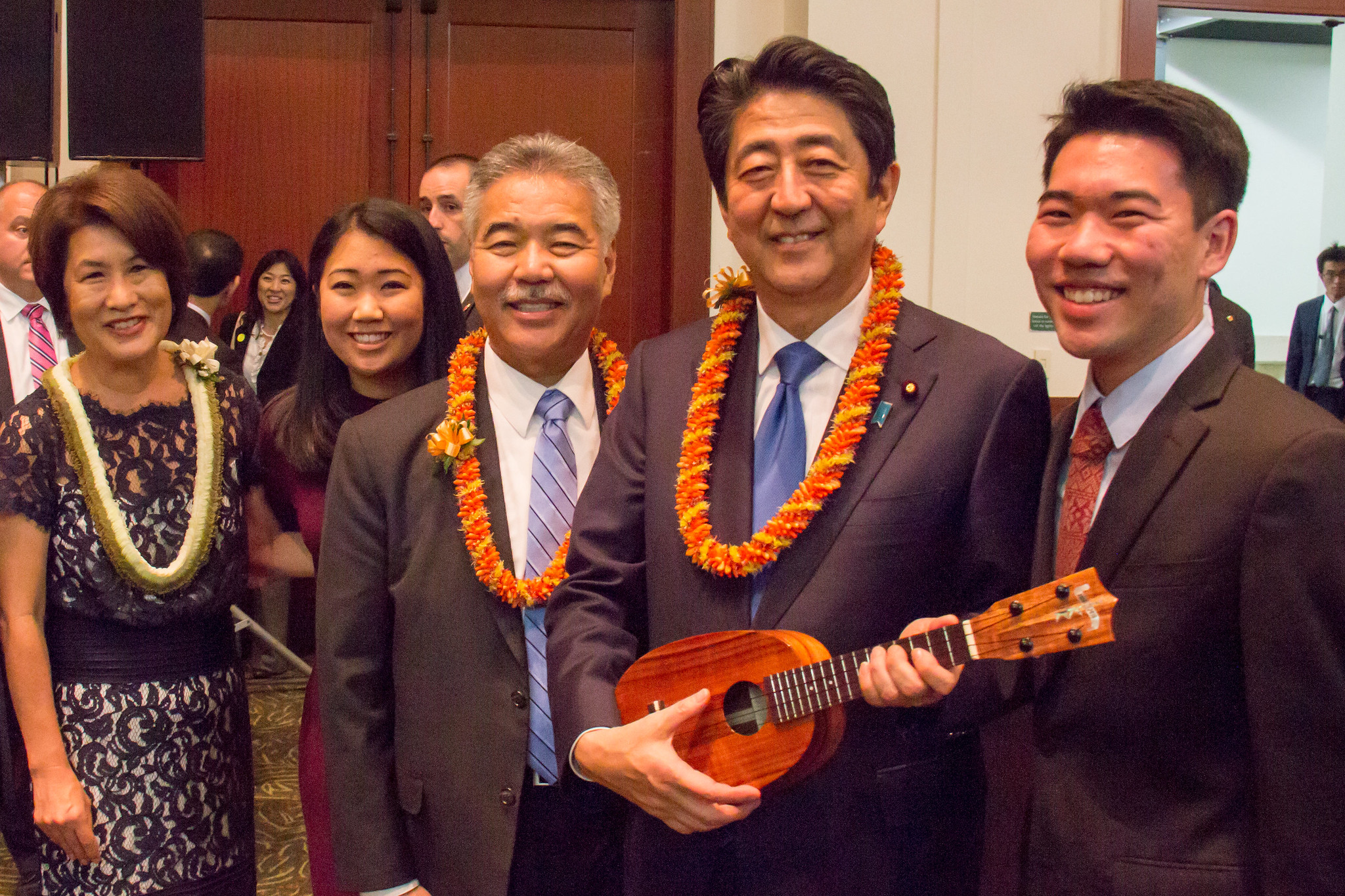 Gov. Ige orders flags at half-staff for former Japan PM Shinzo Abe