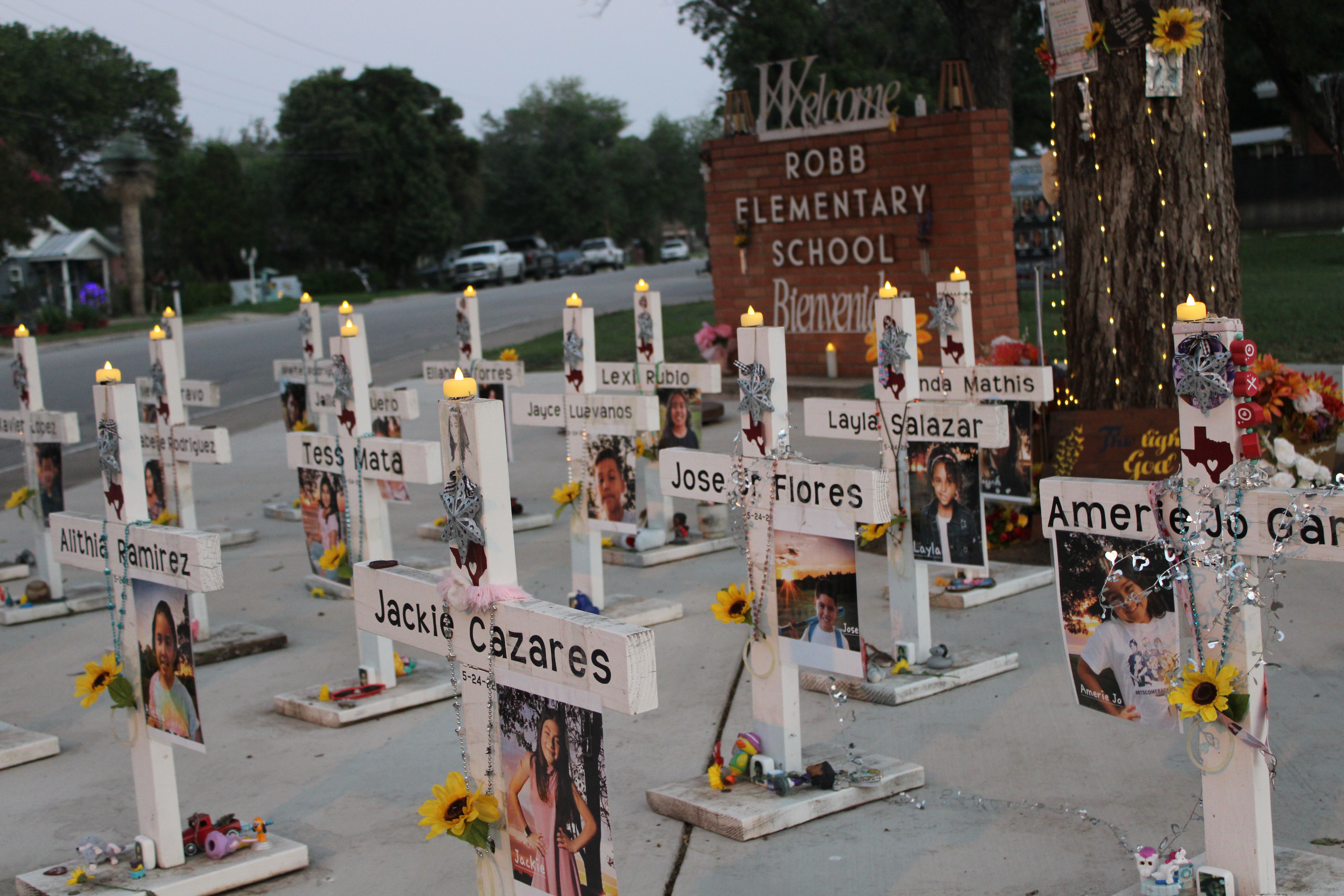 Robb Elementary families sue UPS, FedEx for shipping weapon used by gunman in school massacre - Vimarsana News