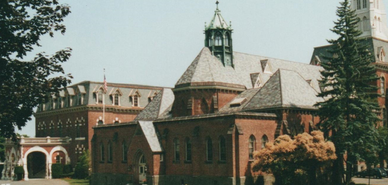 Memorial held for former Kenwood Academy/Doane Stuart school amid