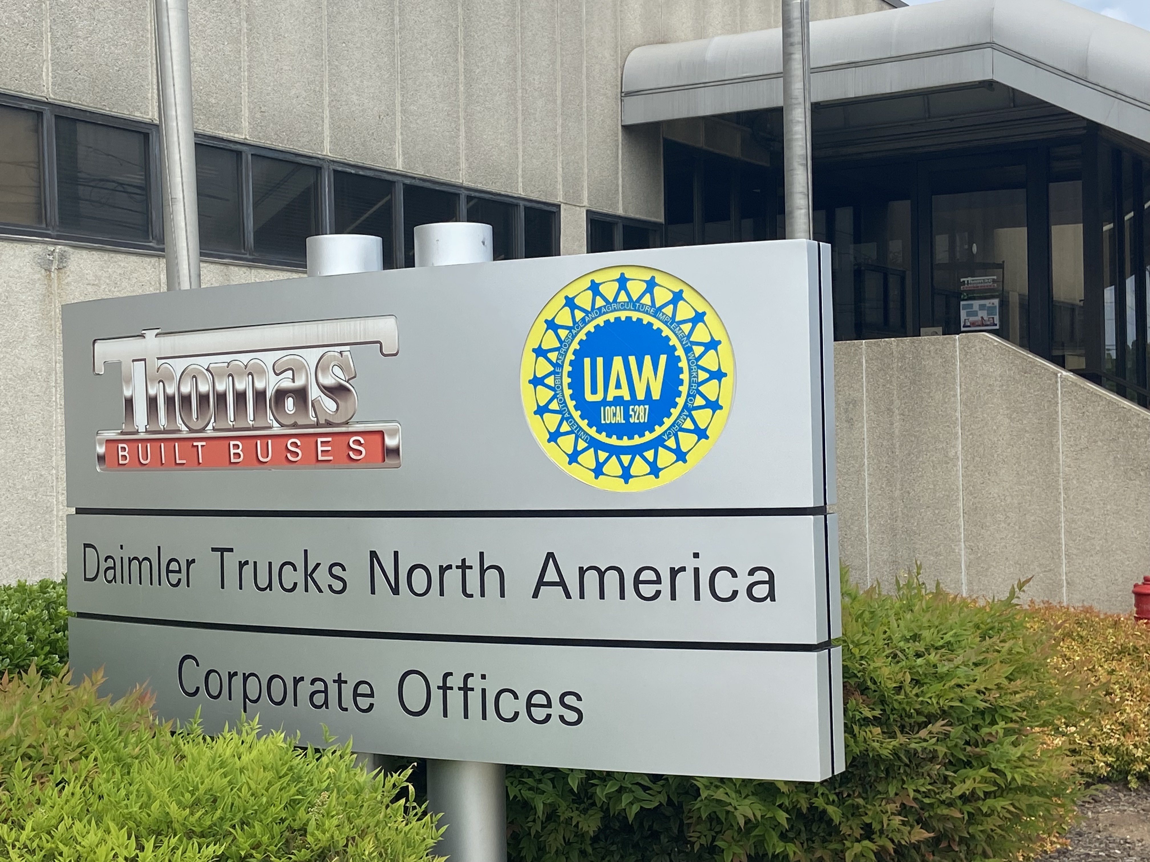 High Point, other workers overwhelmingly approve collective bargaining  agreements | 88.5 WFDD