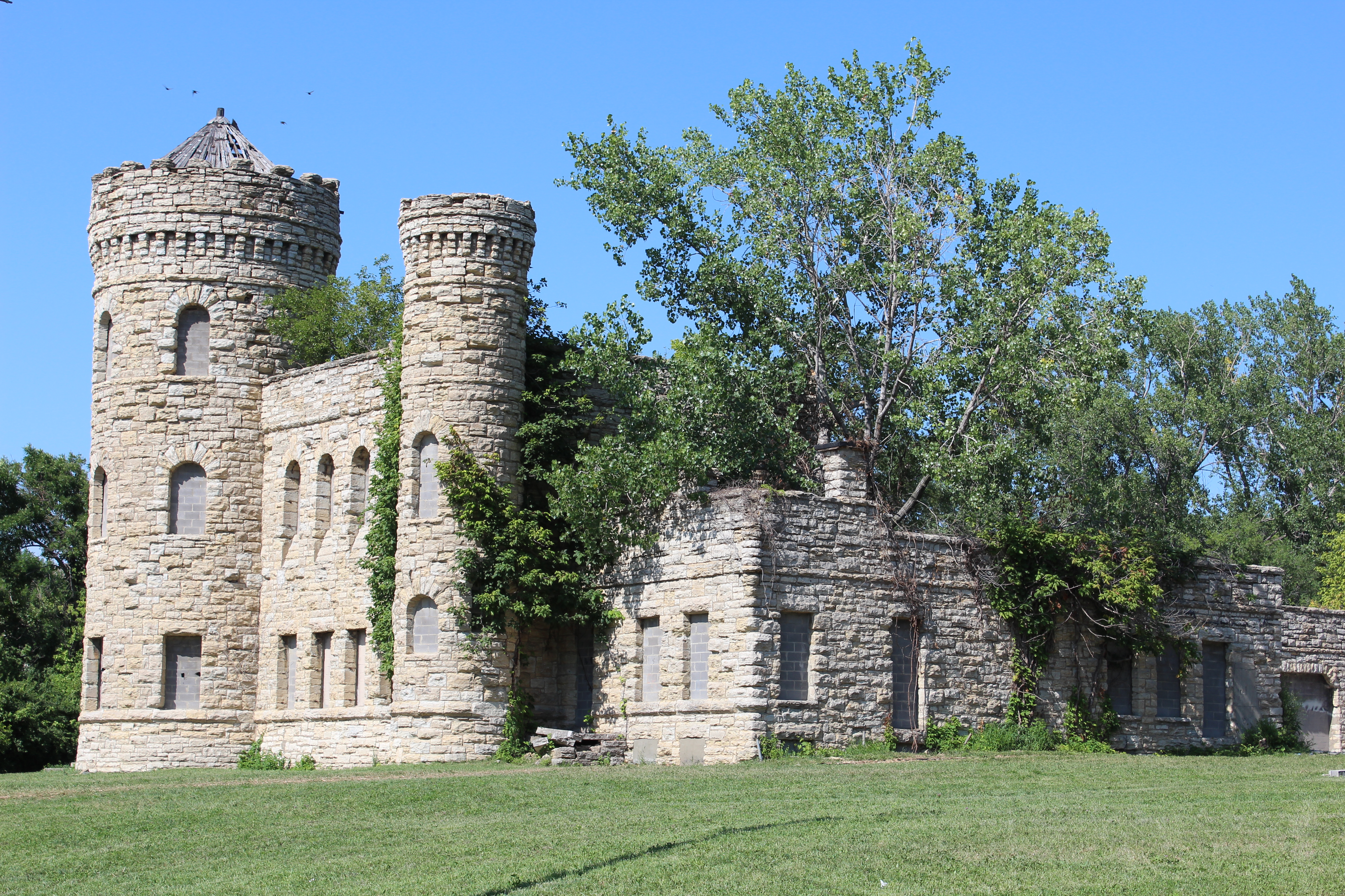What is that? Kansas City's Vine Street Castle | KCUR - Kansas