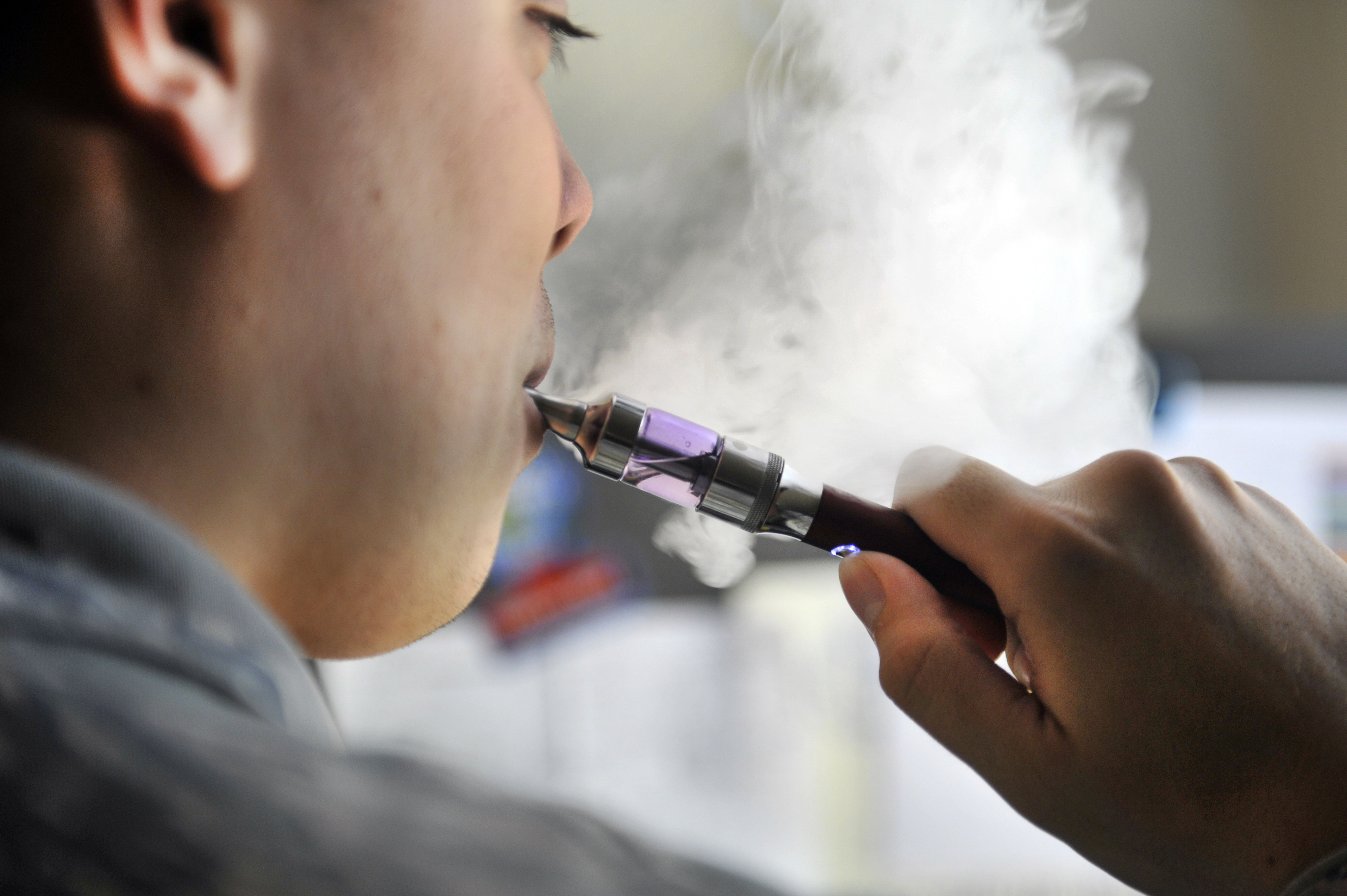 Vaping Summit, Legislative Briefing Set As Lung Illness Count Continues To Rise Nationwide | Hawai'i Public Radio Vaping Summit, Legislative Briefing Set As Lung Illness Count Continues To Rise Nationwide | Hawai'i Public Radio