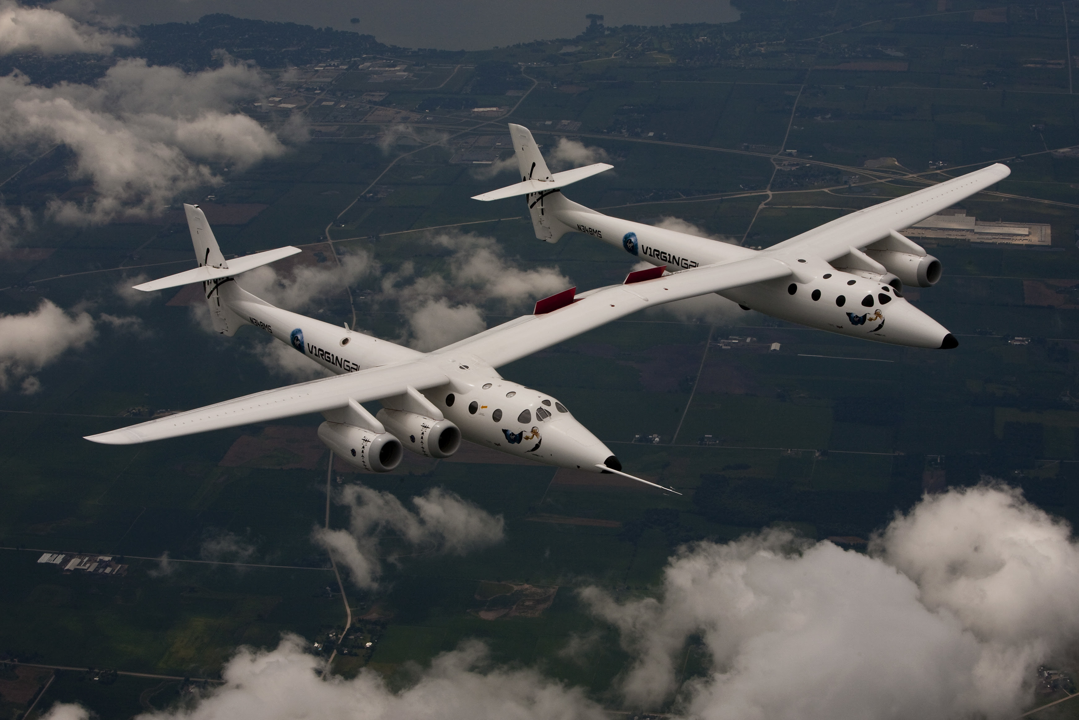 Virgin Galactic's mothership flight to pass by Las Cruces and