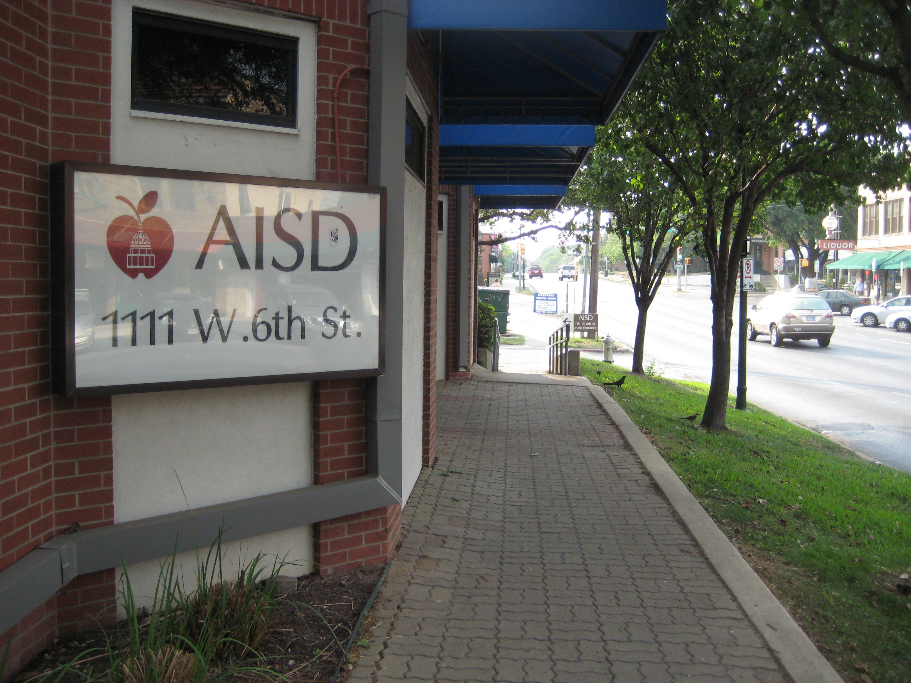Austin Teachers Could Soon See Pay Raises Based on Classroom Performance |  KUT Radio, Austin's NPR Station