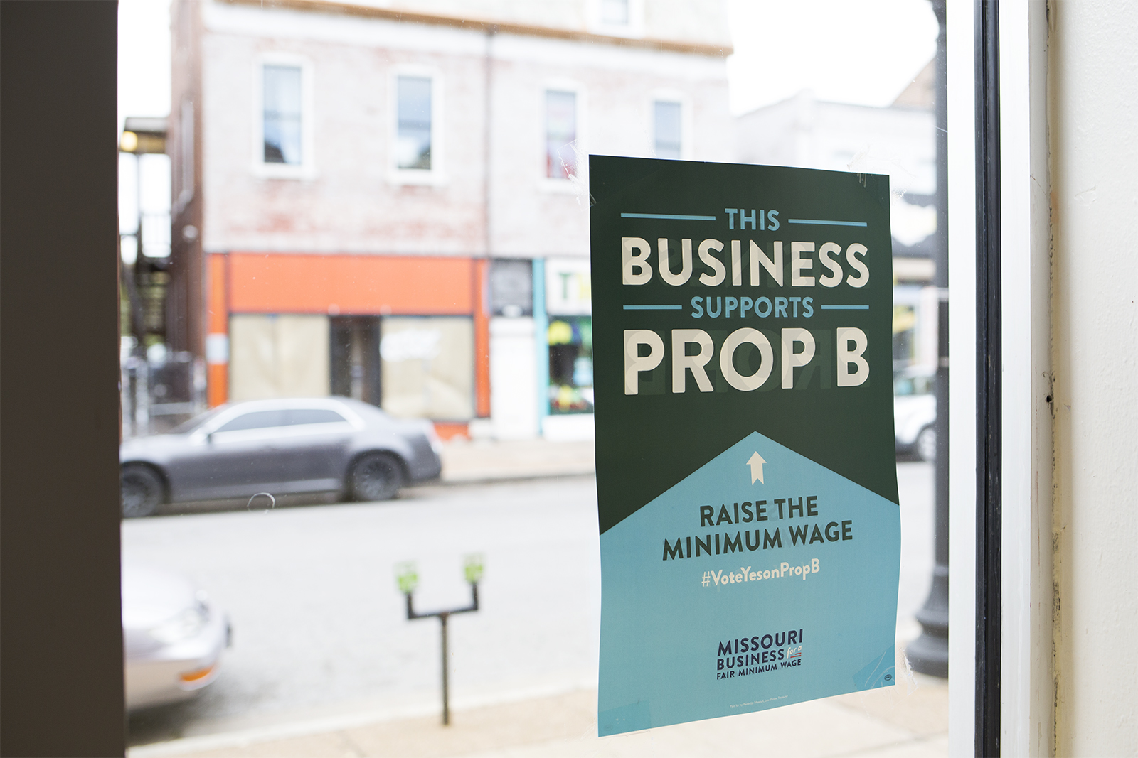 Raising Missouri's minimum wage has widespread support but voters may not  have final say | STLPR