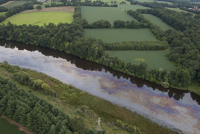 Oil and gas industry groups try to block implementation of rule to better protect the Great Lakes - Vimarsana News