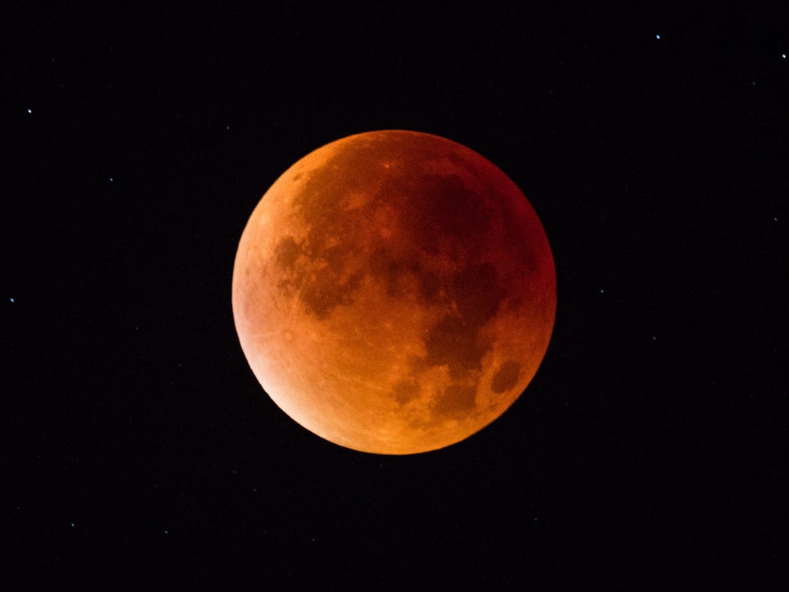 Lunar eclipse over Utah yesterday | Utah Public Radio