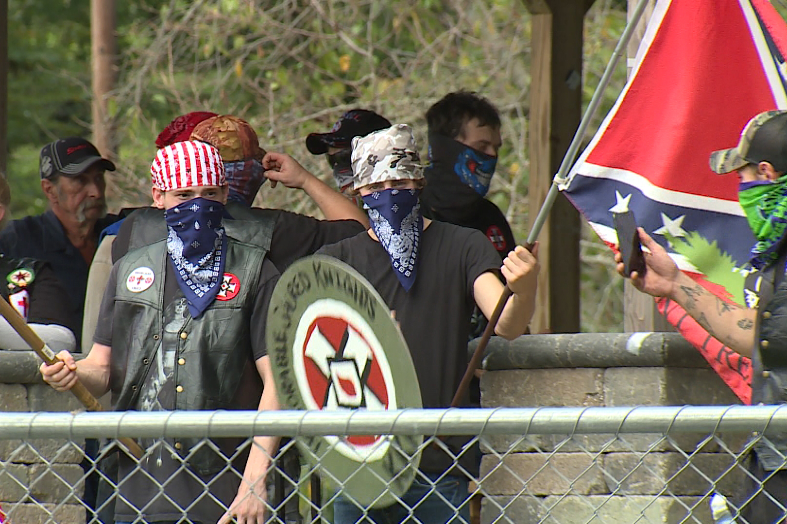 KKK☆様 KKK Rally Draws Hundreds Of Protestors To Southern Indiana | WBOI