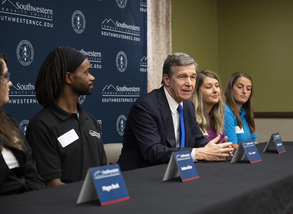 At Southwestern Community College Governor Cooper Says There Needs To Be More Nc Education Funding
