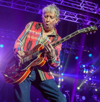 Elvin Bishop Brings Smooth Blues and Great Guitar Playing!