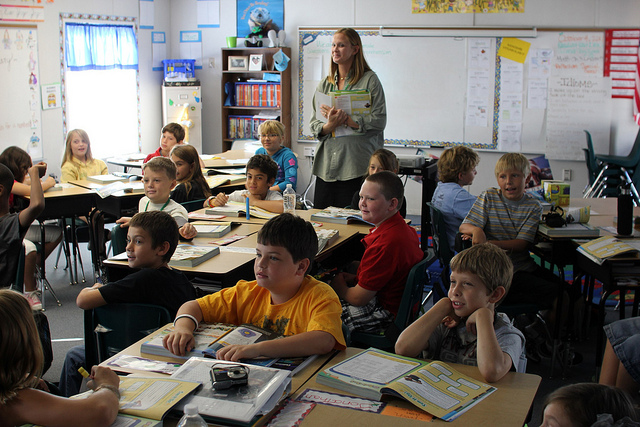 The school year is coming with a shortage of teachers and new rules on what and how they may teach - Vimarsana News