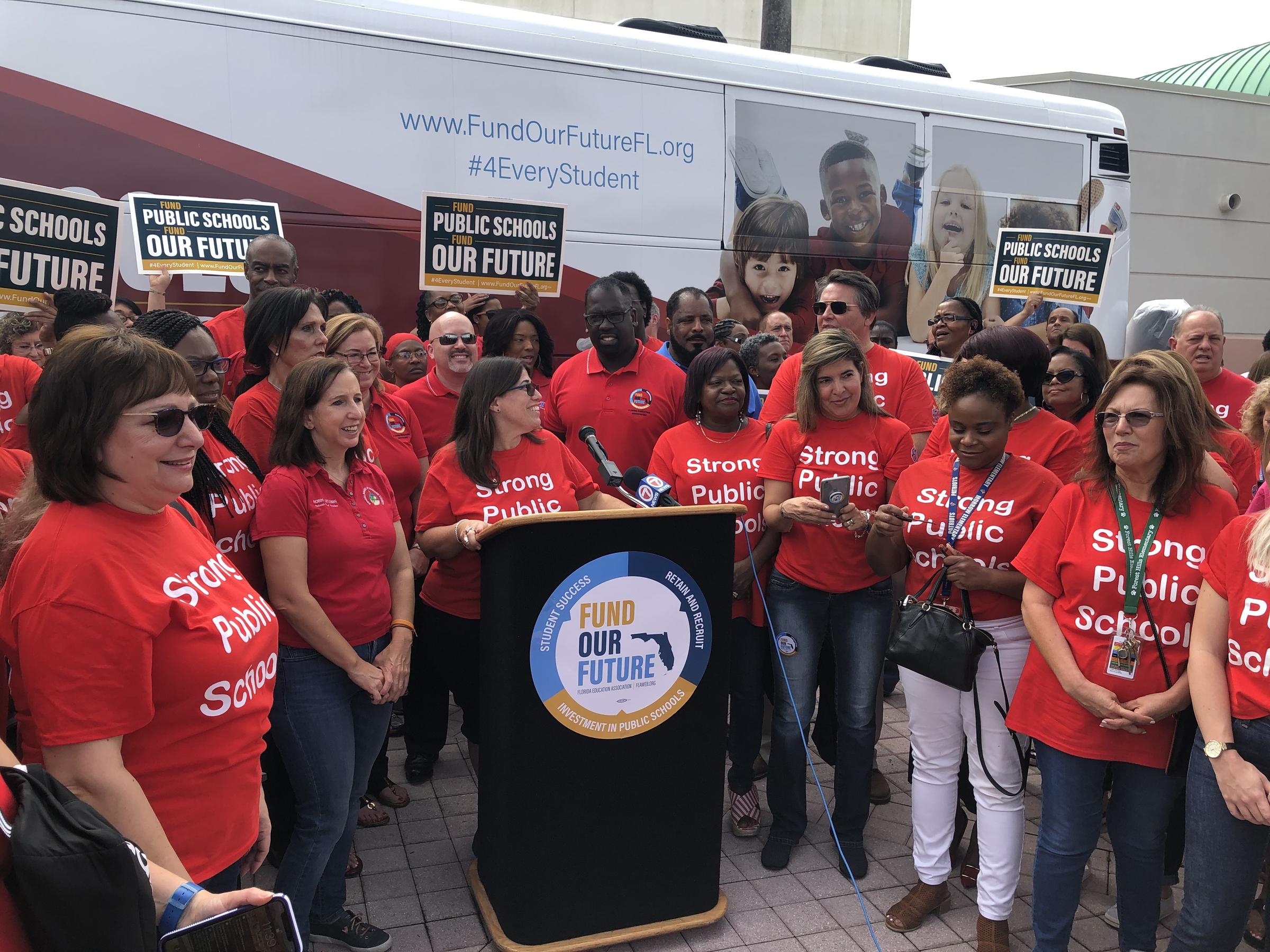 A Leon County judge won't block Florida's law that restricts how union dues are paid - Vimarsana News