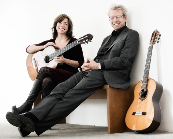 ギター AMADEUS Vivaldi from the Amadeus Guitar Duo and Alan Hovhaness on