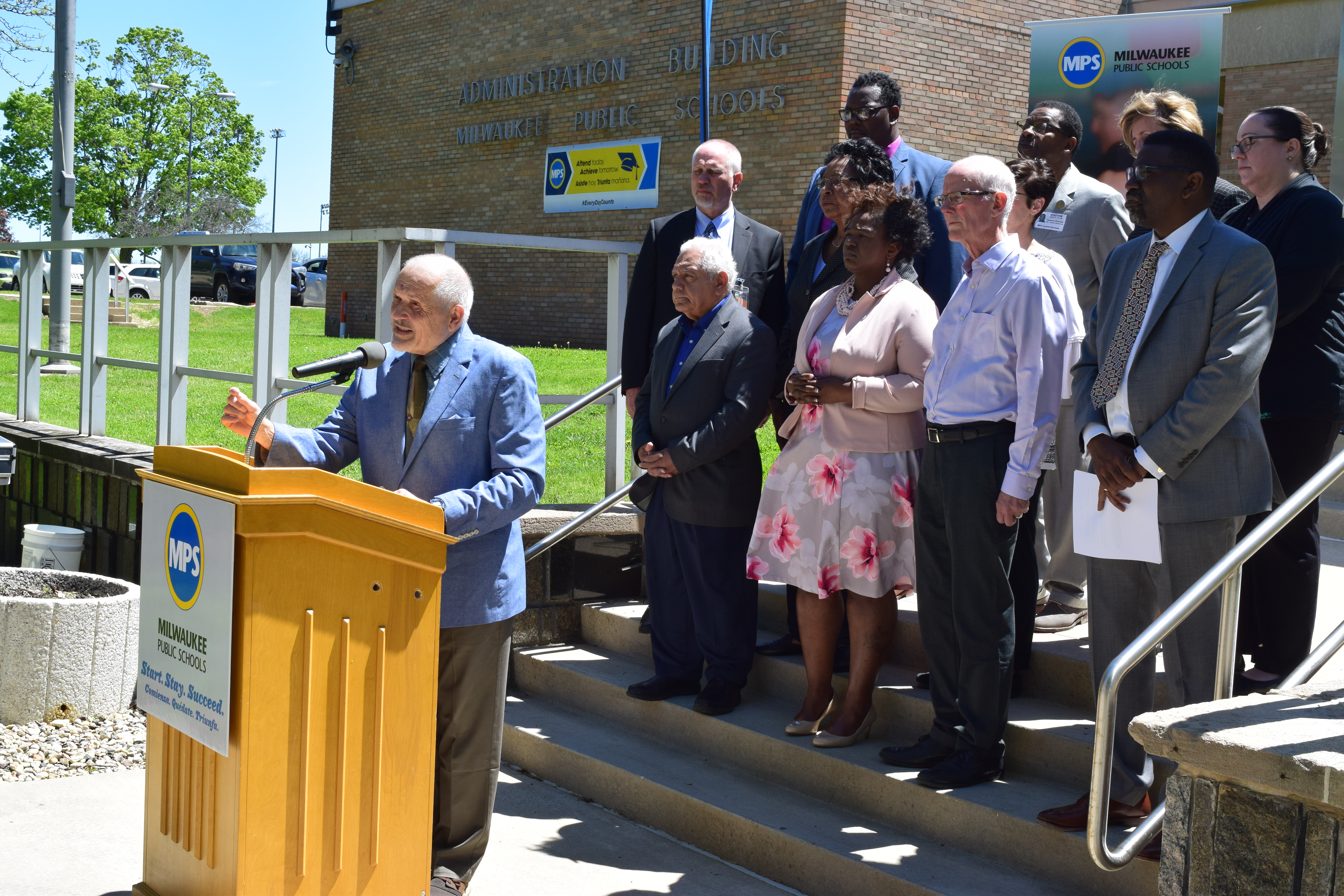 MPS Leaders Respond To Employee Concerns With Budget & Salary Schedule |  WUWM 89.7 FM - Milwaukee's NPR