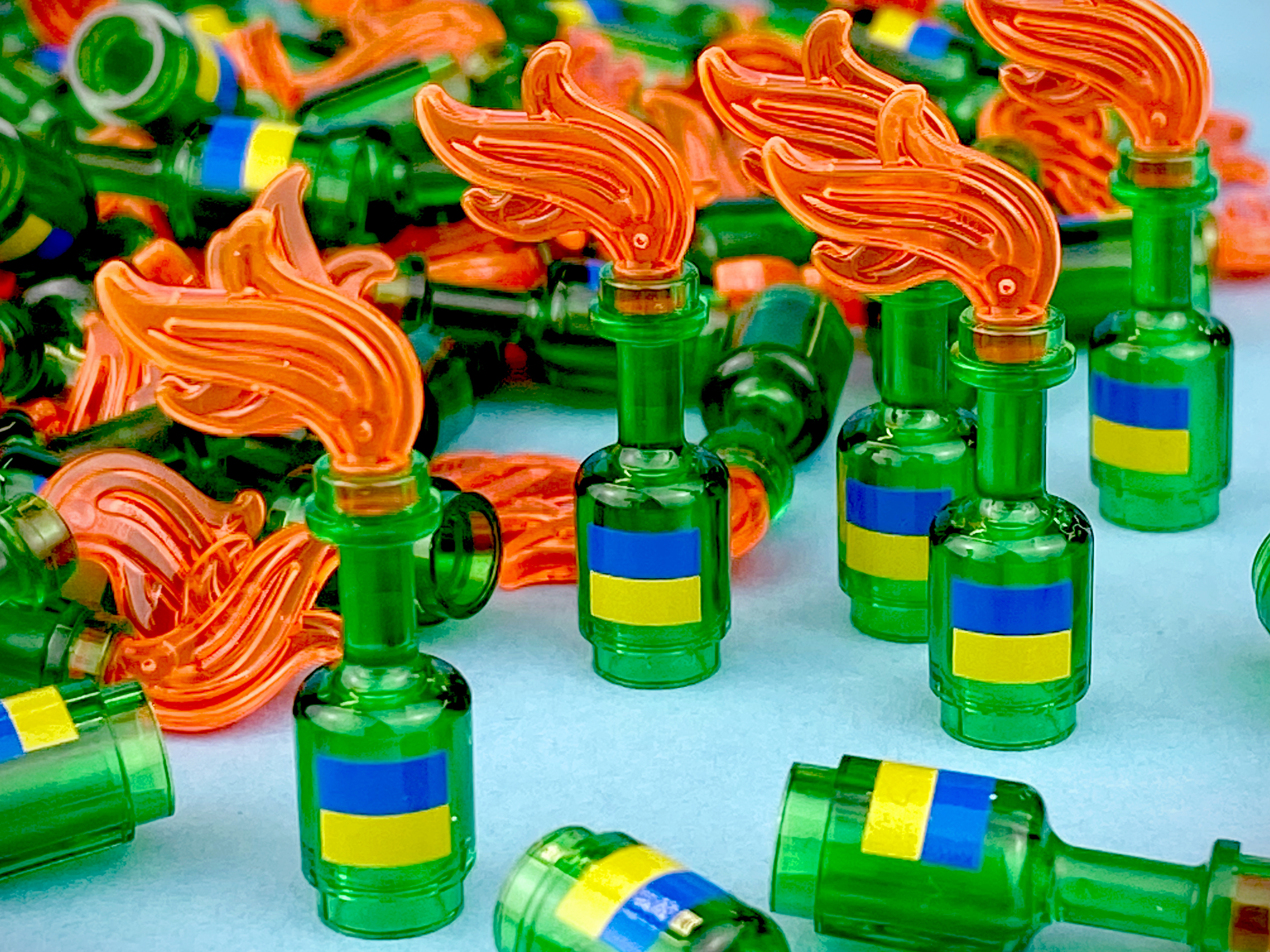 Ukraine製　デッキランプ This toy maker wanted to help Ukrainian refugees. The response